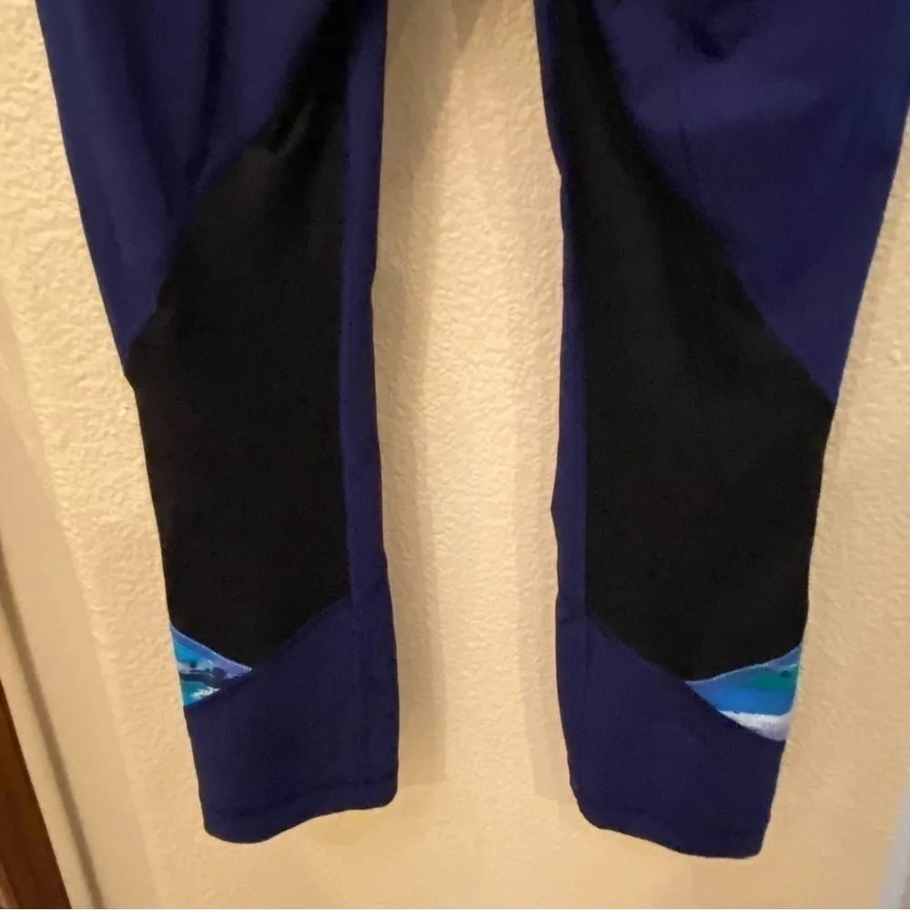 LULULEMON Women Blue Athletic Cropped Pants Size 4